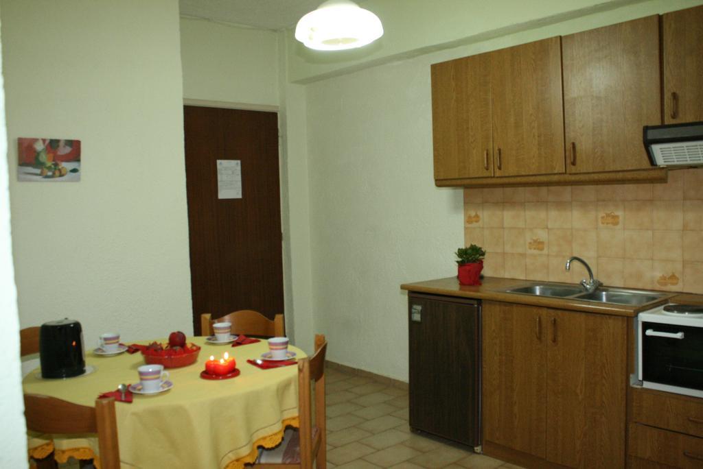 Blue Bay Apartments Hersonissos  Ngoại thất bức ảnh