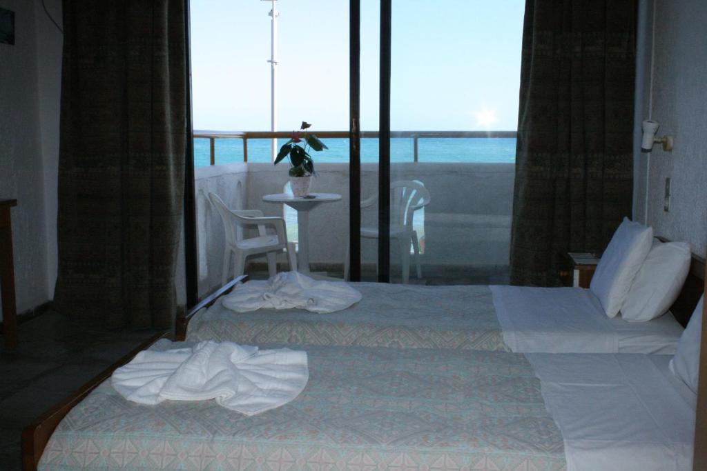 Blue Bay Apartments Hersonissos  Phòng bức ảnh